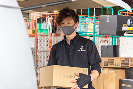 株式会社ZOOOM TRANSPORTの大手ネット通販商品の軽貨物配送ドライバー/月収40万円～/ロイヤリティなし/未経験OK!普通免許OK募集画像
