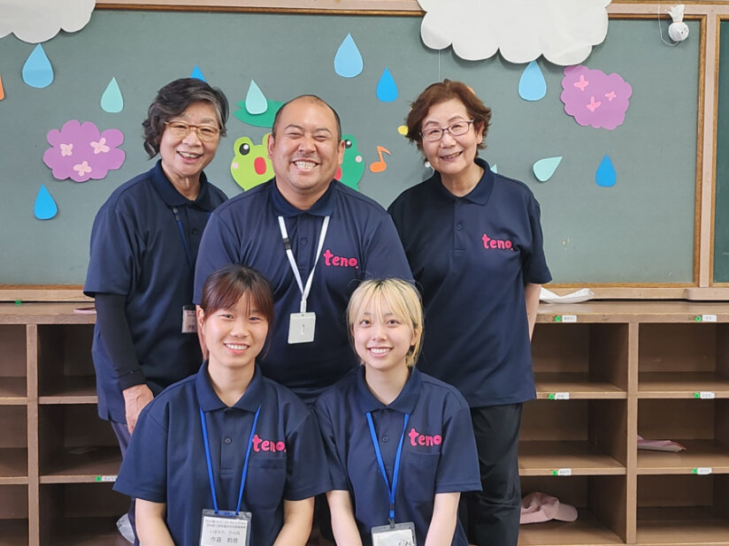 制服 岡辻学園山手幼稚園 amily ベスト